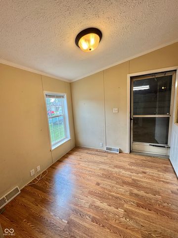 74 Tennessee, Clayton, IN 46118