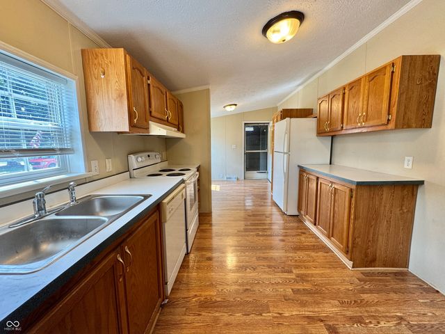 74 Tennessee, Clayton, IN 46118