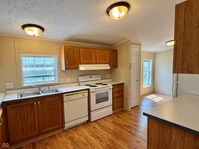 74 Tennessee, Clayton, IN 46118