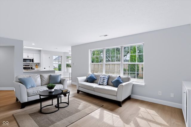 11017 Lake Run Drive, Fishers, IN 46038