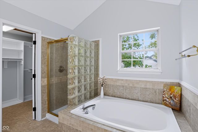 11017 Lake Run Drive, Fishers, IN 46038