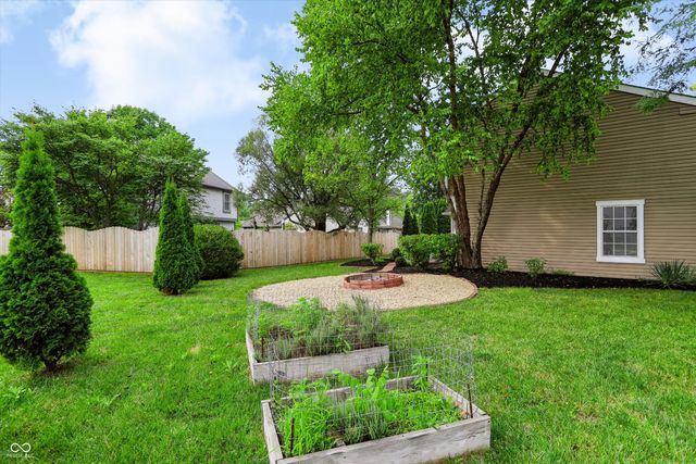 11017 Lake Run Drive, Fishers, IN 46038