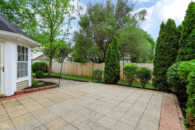 11017 Lake Run Drive, Fishers, IN 46038