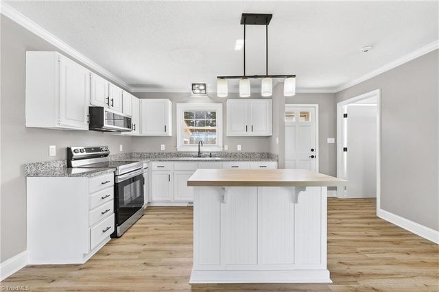 3402 Edgefield Road, Greensboro, NC 27409