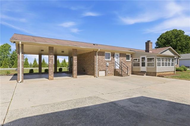 3402 Edgefield Road, Greensboro, NC 27409