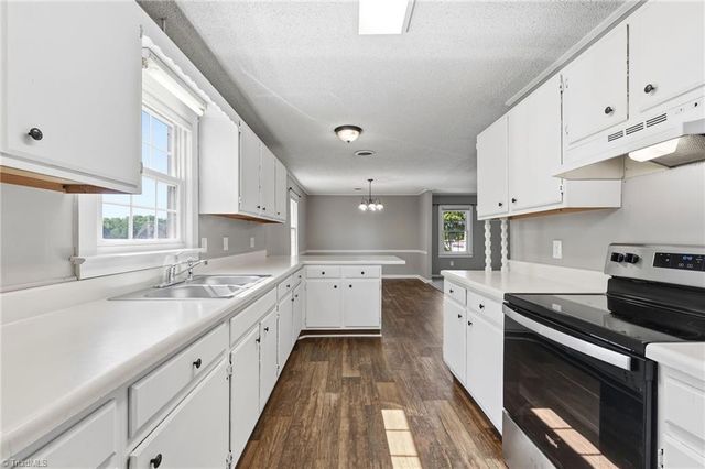 3402 Edgefield Road, Greensboro, NC 27409
