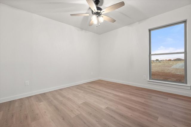 2401 Aberdeen Avenue, Wolfforth, TX 79382