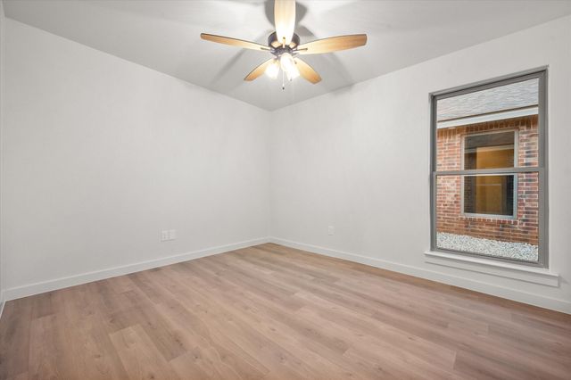 2401 Aberdeen Avenue, Wolfforth, TX 79382