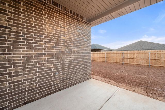 2401 Aberdeen Avenue, Wolfforth, TX 79382