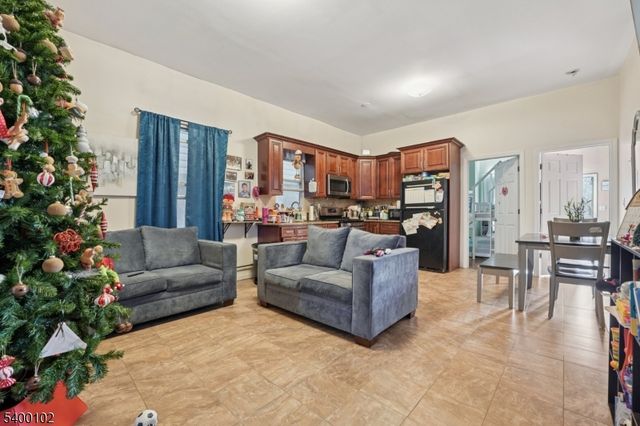 717 16Th St, Union City, NJ 07087