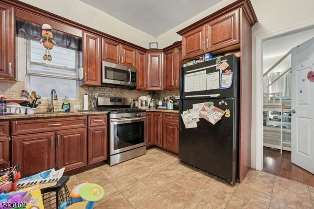 717 16Th St, Union City, NJ 07087