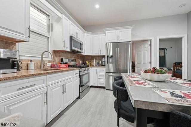 717 16Th St, Union City, NJ 07087