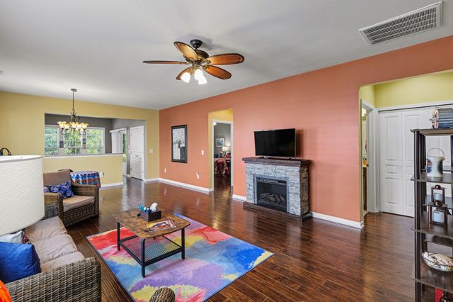 220 Old Towne Dr, Mount Juliet, TN 37122