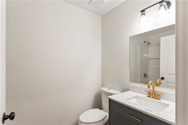 318 SE Bent Tree Drive, Blue Springs, MO 64014