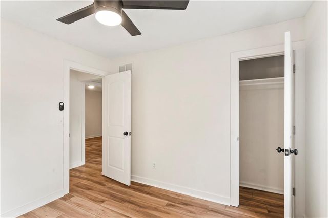318 SE Bent Tree Drive, Blue Springs, MO 64014