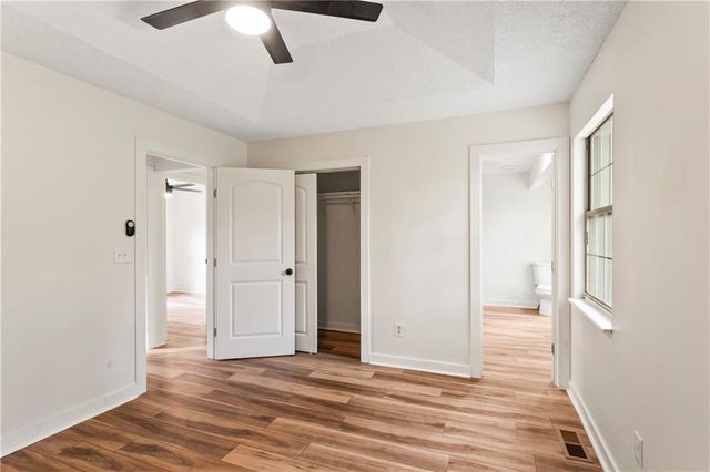 318 SE Bent Tree Drive, Blue Springs, MO 64014