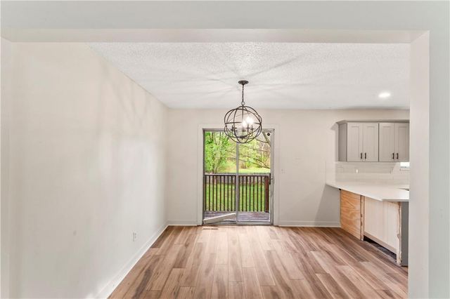 318 SE Bent Tree Drive, Blue Springs, MO 64014