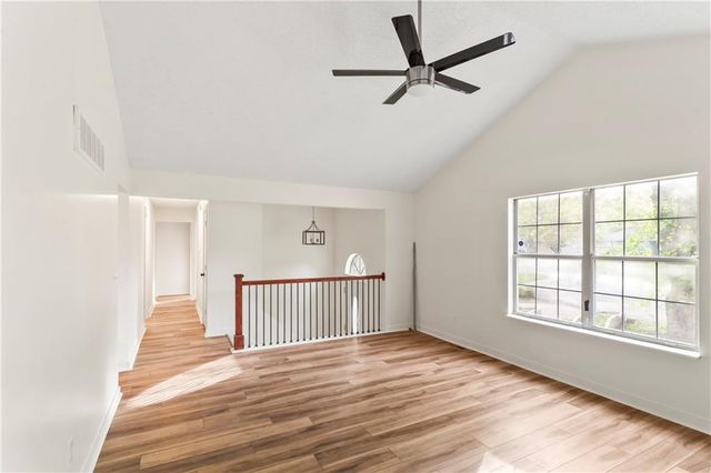 318 SE Bent Tree Drive, Blue Springs, MO 64014
