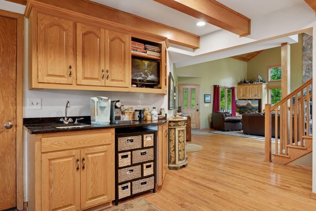 940 S Brown Road, Wayzata, MN 55391