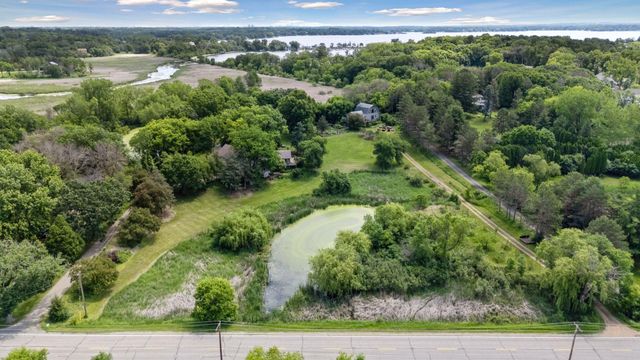 940 S Brown Road, Wayzata, MN 55391