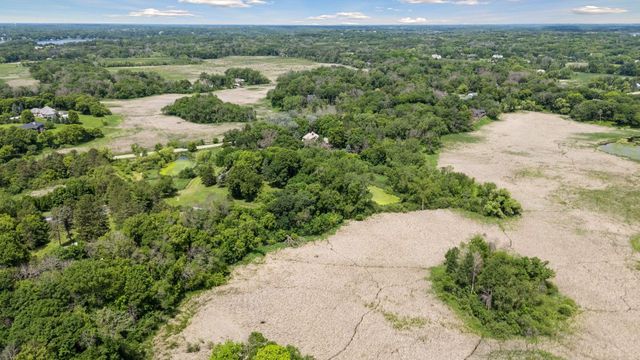 940 S Brown Road, Wayzata, MN 55391