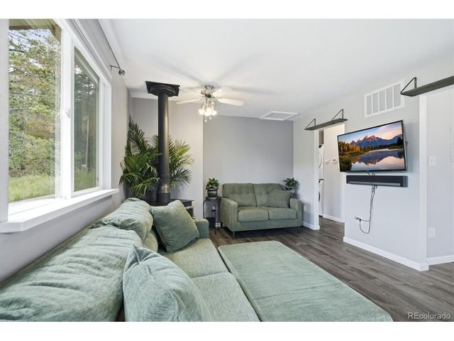 32 Dory Lakes Dr, Black Hawk, CO 80422