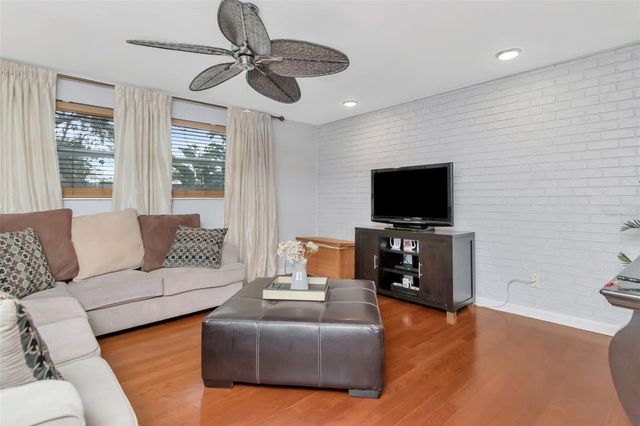 953 CEDARWOOD AVENUE, Dunedin, FL 34698