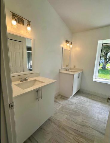 1275 Mcdermott Lane, Royal Palm Beach, FL 33411