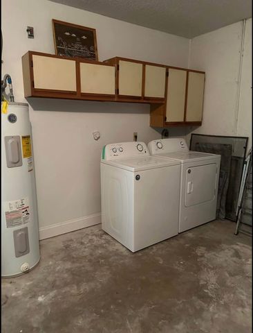 1275 Mcdermott Lane, Royal Palm Beach, FL 33411