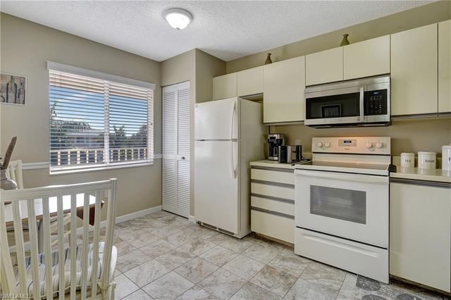 3062 Sandpiper Bay CIR K302, Naples, FL 34112