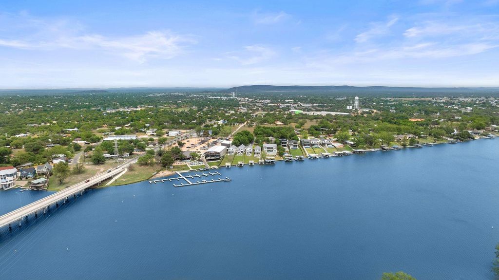 1324 Euel Moore DR, Kingsland, TX 78639