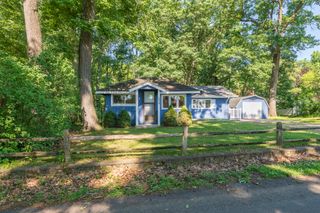 10334 Woodlawn Drive, Portage City, MI 49002
