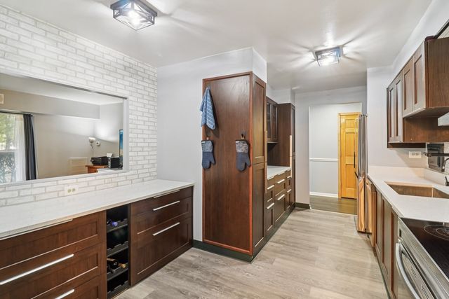 1405 E Central Road 122C, Arlington Heights, IL 60005