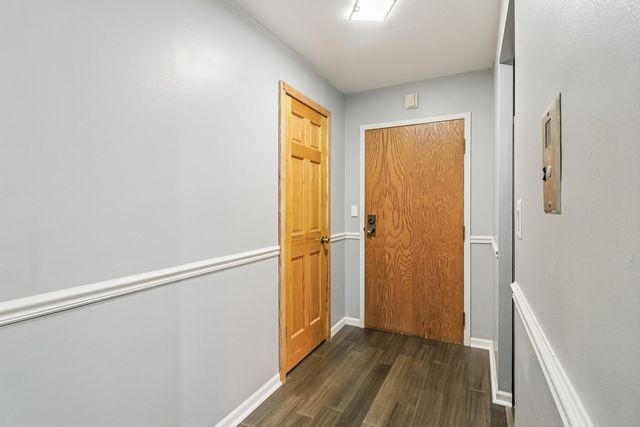 1405 E Central Road 122C, Arlington Heights, IL 60005