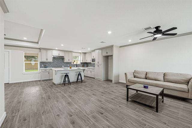 17114 Hall Shepperd Road, Houston, TX 77049