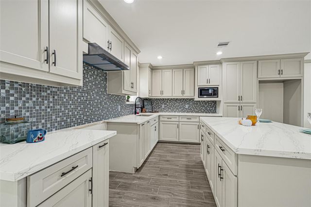 17114 Hall Shepperd Road, Houston, TX 77049