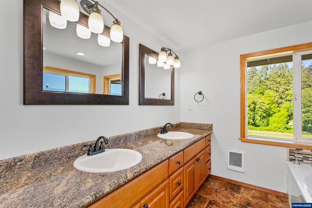 9275 SE Terrace View Ct, Amity, OR 97101