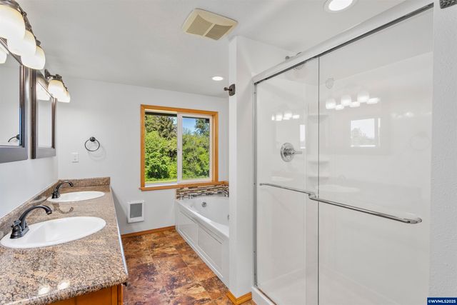 9275 SE Terrace View Ct, Amity, OR 97101