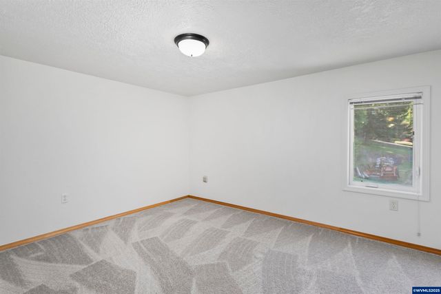 9275 SE Terrace View Ct, Amity, OR 97101