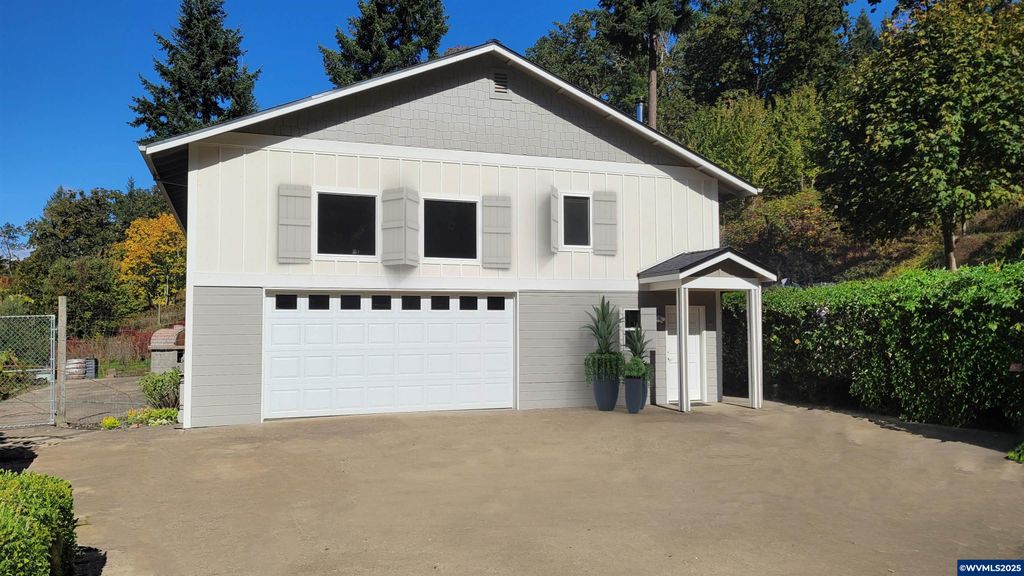 Image 1 of property listing at 9275 SE Terrace View Ct, Amity, OR 97101