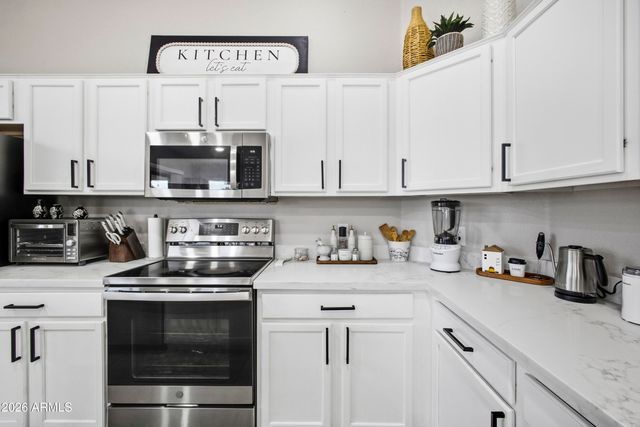 853 E YUMA Avenue, Apache Junction, AZ 85119