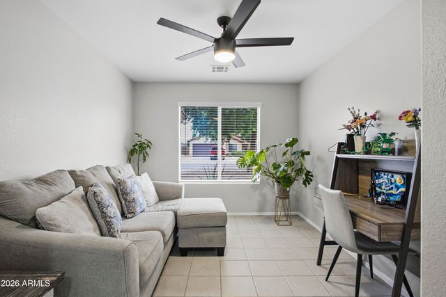 853 E YUMA Avenue, Apache Junction, AZ 85119