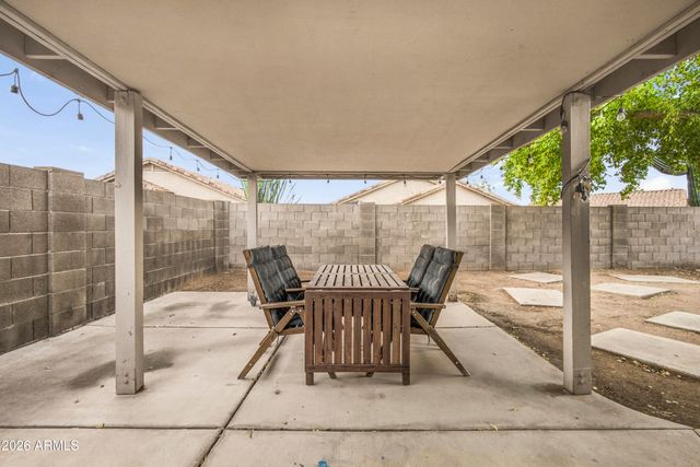 853 E YUMA Avenue, Apache Junction, AZ 85119