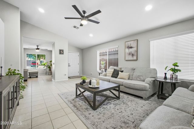 853 E YUMA Avenue, Apache Junction, AZ 85119