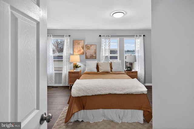 474 SAINT MARY ST, Burlington, NJ 08016