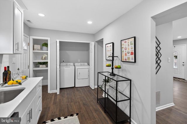 474 SAINT MARY ST, Burlington, NJ 08016