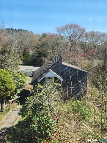 6 Watch Hill Road, Old Saybrook, CT 06475