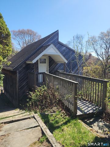 6 Watch Hill Road, Old Saybrook, CT 06475