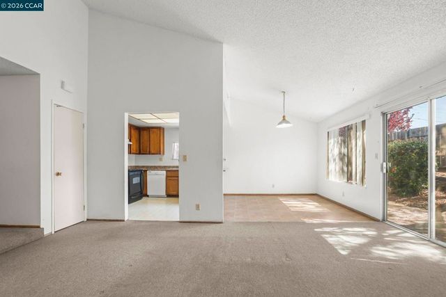 101 Flame Dr, Pacheco, CA 94553