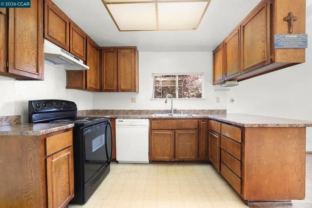101 Flame Dr, Pacheco, CA 94553